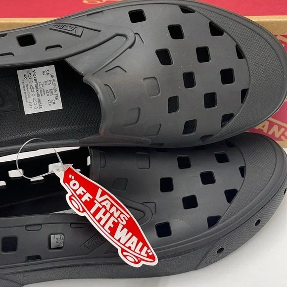 Vans Women’s Slip-On Trk Black
VN0A5HF8BLK
Sneakerss Crocs - Picture 15 of 16